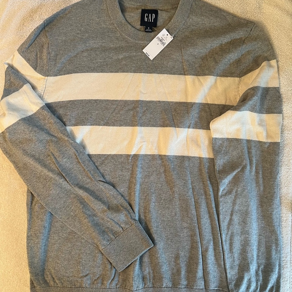 GAP Men's Gray and White Sweater